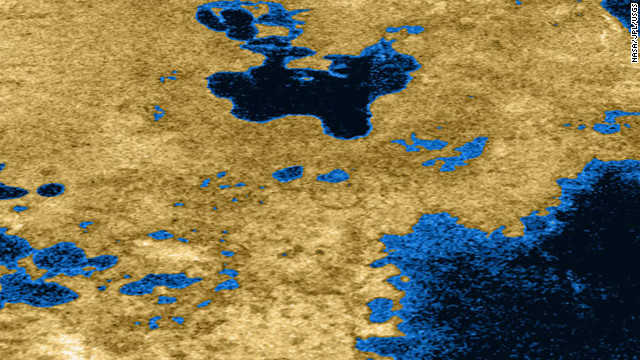 ＮＡＳＡの探査機カッシーニが捉えた土星の衛星タイタンの画像＝NASA/JPL/USGS提供