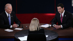 米副大統領候補者のテレビ討論、外交や経済問題で応酬