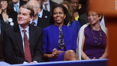 テレビ討論会の時はミシェル大統領夫人も「青」を着ていた