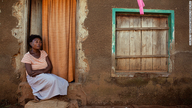ウガンダに住むある女性は子どもをコレラで亡くした＝WATERAID/LAYTON THOMPSON提供