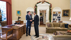 オバマ大統領とロムニー氏が昼食会、米国のリーダーシップについて論議