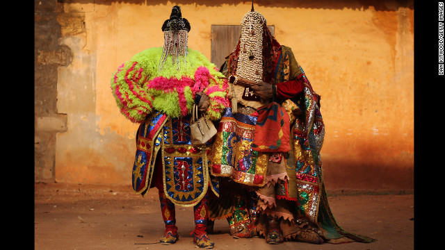 １月１０日：西アフリカ・ベナンで行われたブードゥー教の祭り