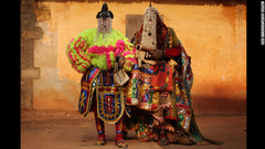 １月１０日：西アフリカ・ベナンで行われたブードゥー教の祭り