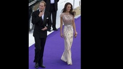 ジェニー・パッカムのドレスに身を包んだキャサリン妃＝２０１１年６月９日、ロンドン