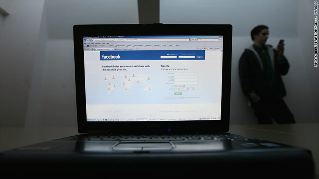 モバイル端末でフェイスブックを利用する人の数がＰＣユーザーを初めて超えた