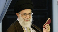 イラン最高指導者、「シリア攻撃で米国は苦しむ」