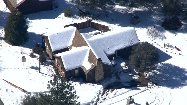 容疑者が立てこもったとみられる小屋＝ＫＴＬＡ提供