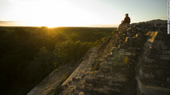 ベリーズ最大のマヤ遺跡の１つであるラマナイ遺跡　写真提供＝BELIZE TOURISM BOARD