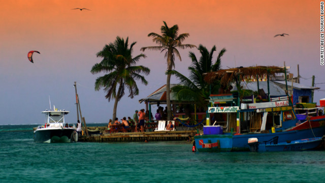 キーカーカー島はベリーズ沖にあるサンゴ島で、ベリーズから水上タクシーで行く　写真提供＝BELIZE TOURISM BOARD