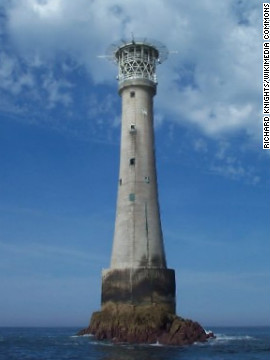 イギリスのシリー諸島の端に位置するビショップ・ロック 写真提供＝RICHARD KNIGHTS/WIKIMEDIA COMMONS