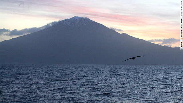 南大西洋に浮かぶイギリス領トリスタン・ダ・クーニャ諸島　写真提供＝TRISTAN DA CUNHA TOURISM OFFICE