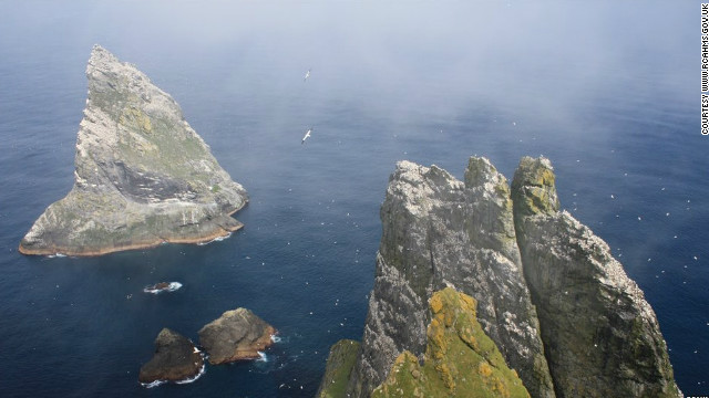 セント・キルダ群島の１つ、ボーレー島 写真提供＝WWW.RCAHMS GOV.UK