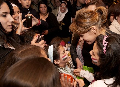 アスマ婦人には亡命や妊娠のうわさも＝Media office of the Syrian Pres.提供
