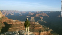 子どもたちはグランドキャニオンの縁に立ち、何層にも重なる地層を見て、歴史や自然の偉大さ、素晴らしさを実感するだろう