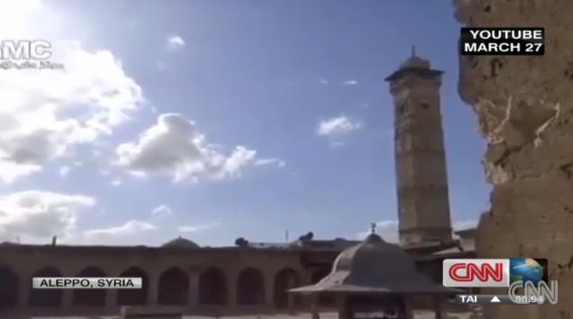 北部アレッポの世界遺産のモスクの塔が破壊された。写真は破壊される前の様子