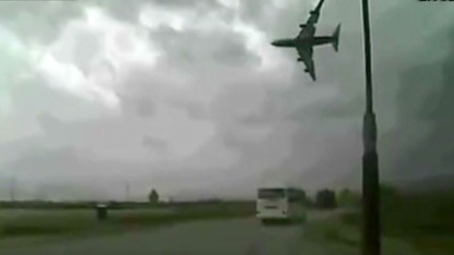 米貨物機墜落の瞬間とらえた映像か　アフガニスタンでの事故