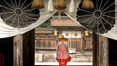 熊野本宮大社の神門。境内を巡るツアーが実施されることもある