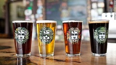 ８．アシュビル（ノースカロライナ州）　アシュビルのビールの歴史はさほど古くないが、市内にある１１の醸造所は全米一の１<br />
人当たり生産量を誇る　写真提供＝Green Man Beers