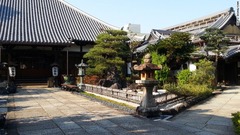 深専寺（じんせんじ）は熊野古道沿いにあり、巡礼者が立ち寄る