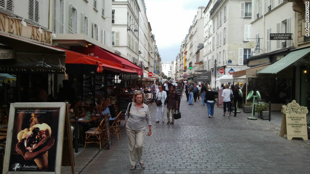 パリ市内のマーケット。パリの接客業は観光客からの評判が悪いという