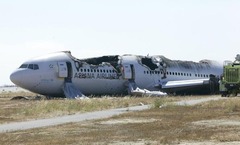 着陸に失敗したアシアナ機の機体＝NTSB提供