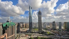 上海環球金融中心（中国・上海）　形から「栓抜き」と呼ばれることも。２００８年完成＝MORI BUILDING提供