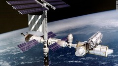 国際宇宙ステーション　地上から約３５４キロの高さで現在も建設が続く＝NASA提供