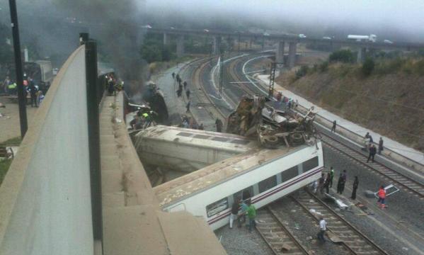 スペインで列車事故 (C)Alen Perez