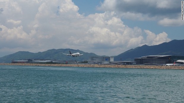 ２０２３年に完成が予定される香港国際空港の第３滑走路は、新たに埋め立てる６５０ヘクタールの土地に建設される　(C)Brad Olsen/CNN