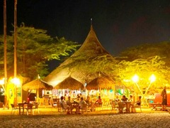 Ｍｏｏｍｂａ　Ｂｅａｃｈ　Ｂａｒ　ａｎｄ　Ｒｅｓｔａｕｒａｎｔ（アルバ）(C)Moomba Beach Bar