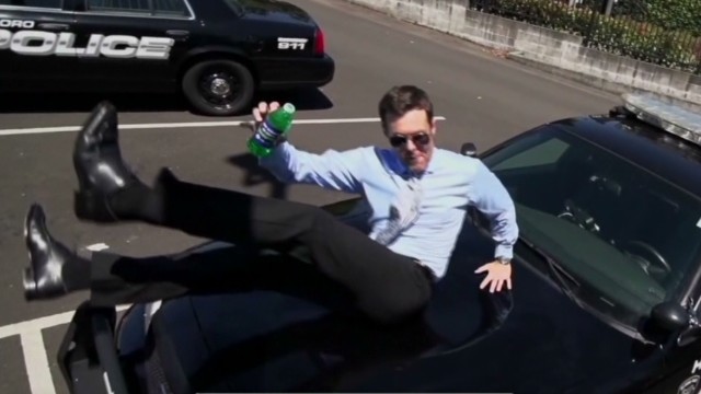 警察署長の求人ビデオがネットで話題に＝ヒルズボロ警察提供