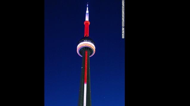 ＣＮタワー（カナダ・トロント）　１９７６年の完成時は世界一の高さを誇った塔＝WWW.TORONTOWIDE.COM提供