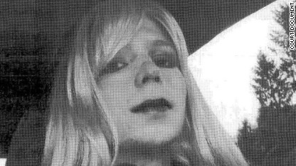 マニング被告、性同一性障害を告白 - CNN.co.jp
