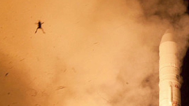 月探査機と一緒にカエルを打ち上げ？