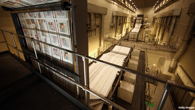 新聞の印刷所。新聞や雑誌など紙媒体のデジタル化が進んでいる