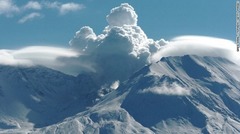 米ワシントン州のセント・ヘレンズ山の噴火