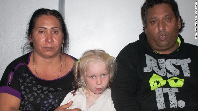 ロマ族の男女、白人少女は「実母から引き取った」と主張 - CNN.co.jp