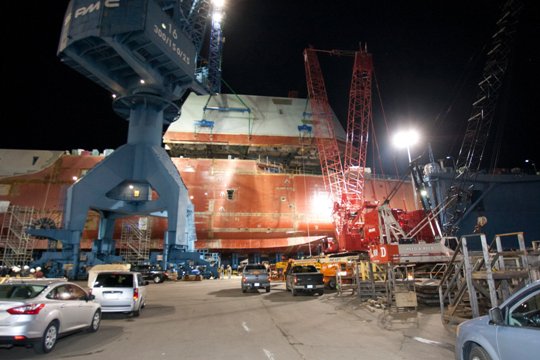 最新型駆逐艦「ズムウォルト」の建造の様子=US Navy提供
