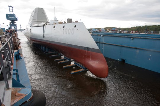 最新型駆逐艦「ズムウォルト」の建造の様子=US Navy提供