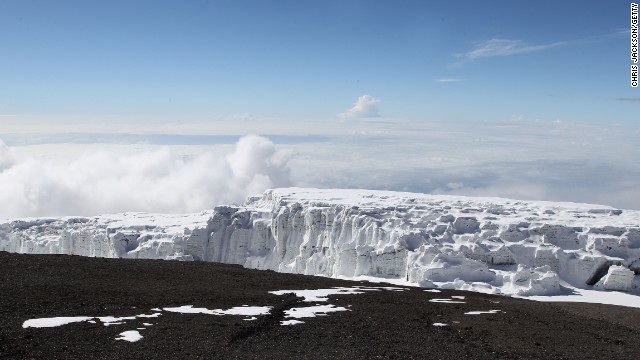 キリマンジャロ山（タンザニア）の氷河