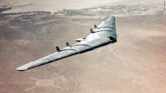 ＹＢ―４９。ステルス性能はなかったが、戦略爆撃機としてのデザインはＢ―２に受け継がれた＝U.S. AIR FORCE提供