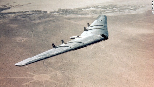 ＹＢ―４９。ステルス性能はなかったが、戦略爆撃機としてのデザインはＢ―２に受け継がれた＝U.S. AIR FORCE提供
