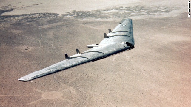 YB―49。ステルス性能はなかったが、戦略爆撃機としてのデザインはB―2に受け継がれた=U.S. AIR FORCE提供