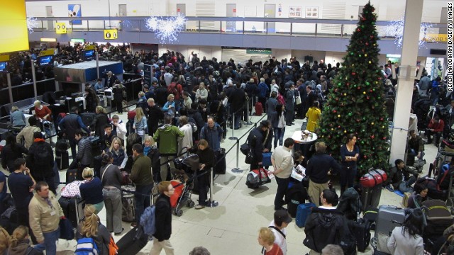 現在の玄関口ヒースロー空港は利用客の増加が見込まる一方、騒音の苦情も絶えなかった