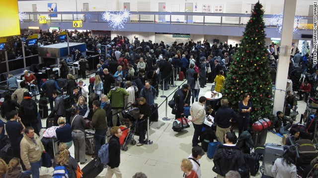 現在の玄関口ヒースロー空港は利用客の増加が見込まる一方、騒音の苦情も絶えなかった
