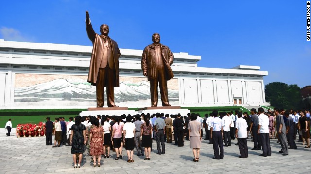 金日成主席と金正日総書記の像