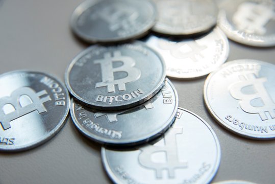 中国で「ビットコインバブル」が過熱＝John R. Coughlin/CNN Money提供
