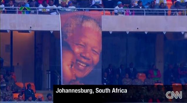 南アフリカ・ヨハネスブルク郊外の球技場で追悼式が行われた