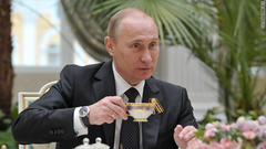 「行動派」プーチン大統領、ソチでスキーの腕前を披露