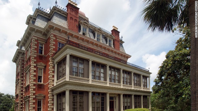 ウェントワース・マンションは１８８６年に裕福な綿商人フランシス・サイラス・ロジャース氏らの邸宅として建設された